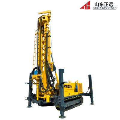The 750-meter center-lifting hydraulic-driven crawler-type water well drilling rig.