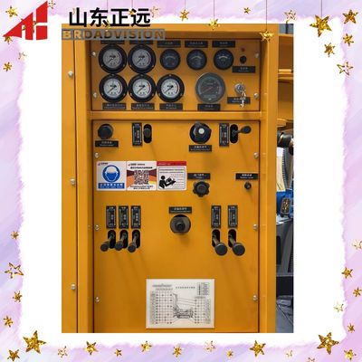 Le foreur de puits d'eau sur chenilles est très adaptable et peut être utilisé dans des conditions de sol dures et meubles, tout en étant économe en énergie et durable.